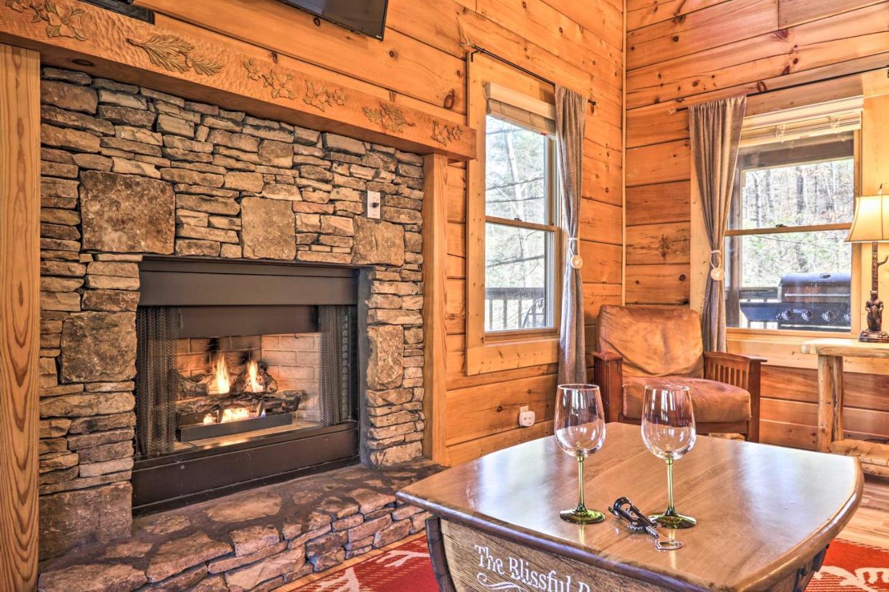 Cozy Cabin With Hot Tub In The Heart Of Pigeon Forge Vila Exterior foto