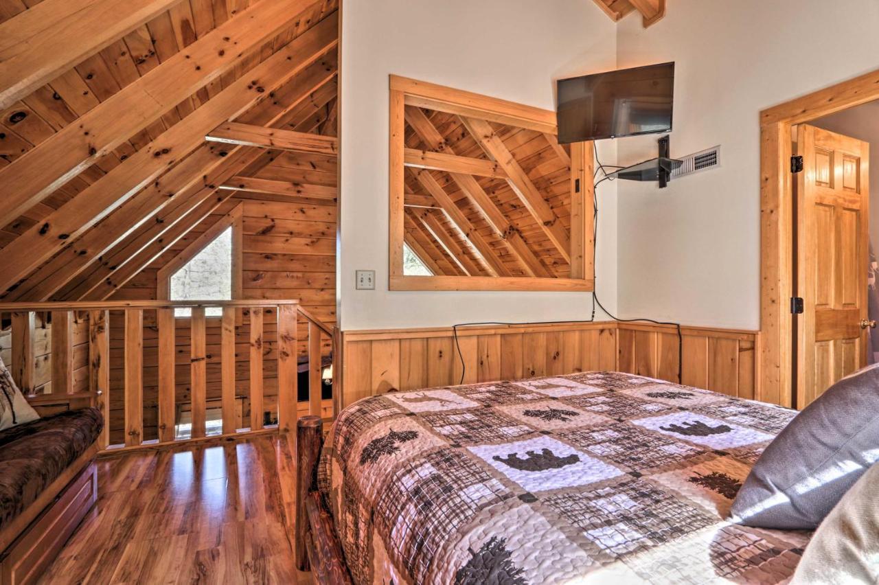 Cozy Cabin With Hot Tub In The Heart Of Pigeon Forge Vila Exterior foto