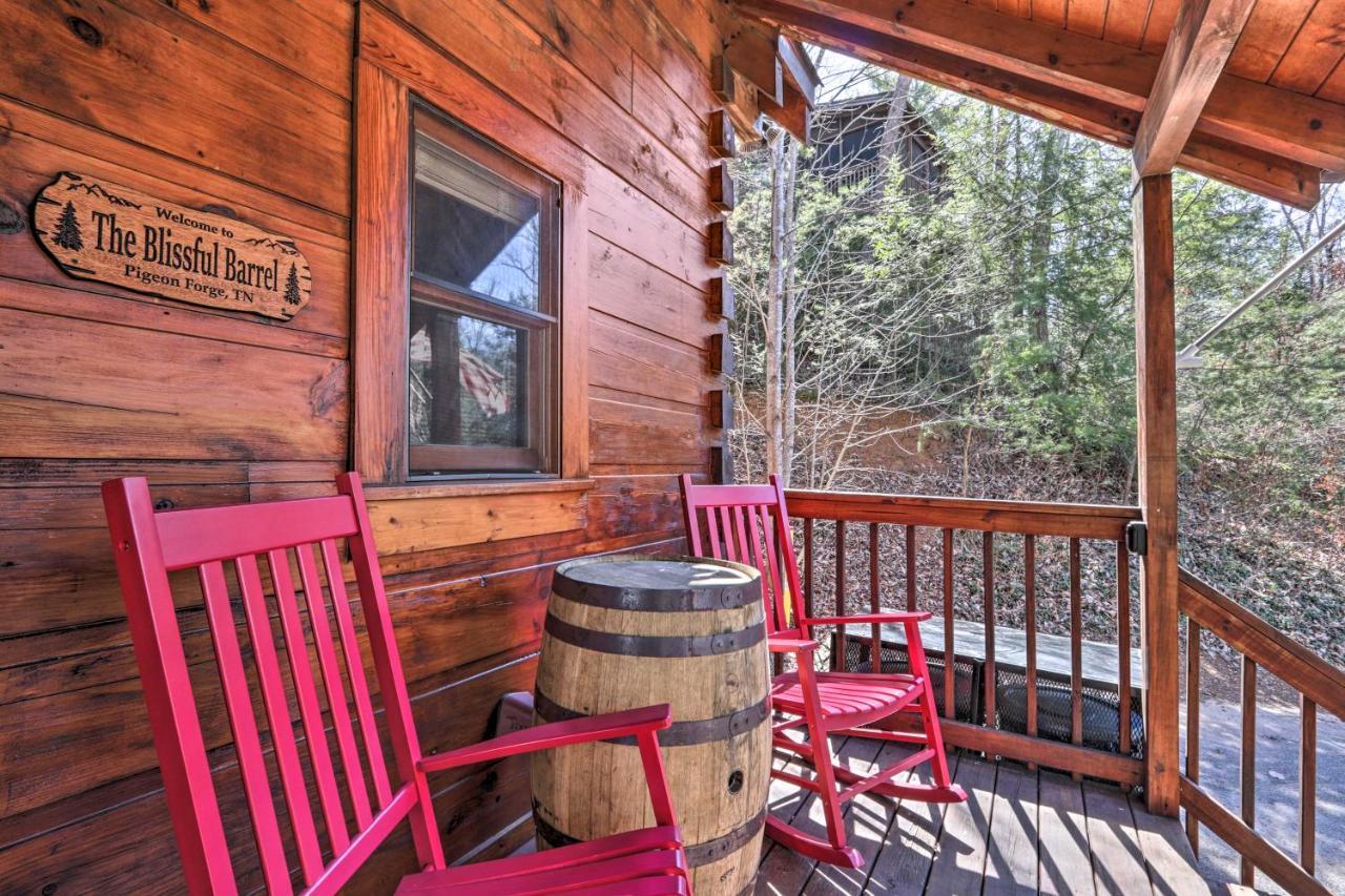 Cozy Cabin With Hot Tub In The Heart Of Pigeon Forge Vila Exterior foto